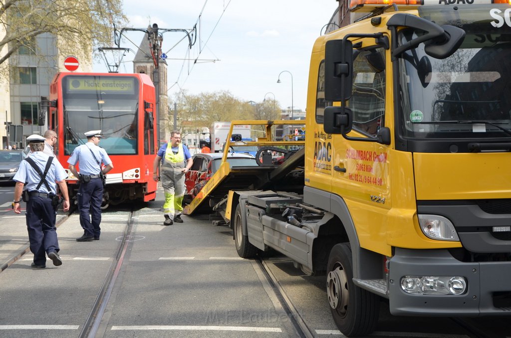 VU Pkw Strab Koeln Mitte Pipinstr Hohestr P30.JPG